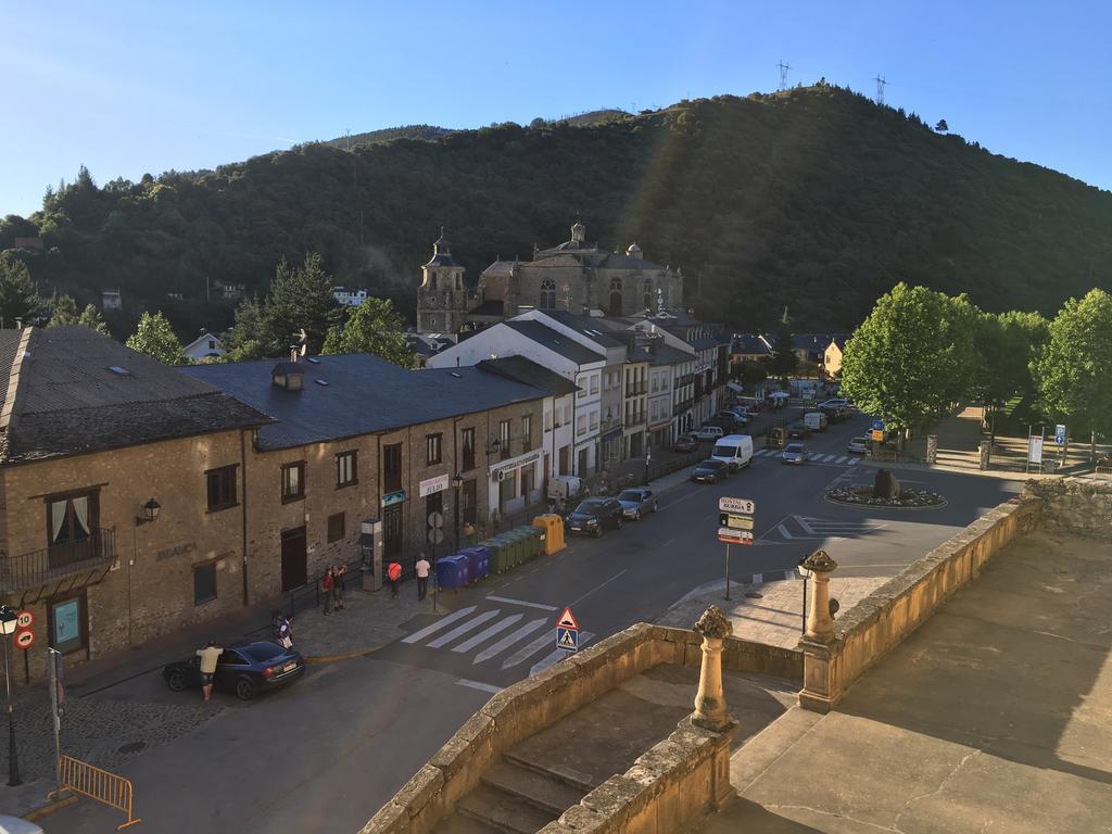 San Nicolas El Real Hotel Villafranca Del Bierzo Exterior photo