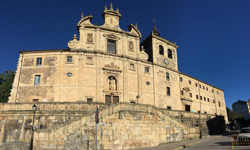 San Nicolas El Real Hotel Villafranca Del Bierzo Exterior photo