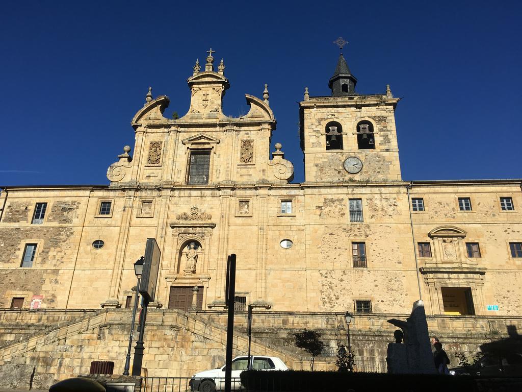 San Nicolas El Real Hotel Villafranca Del Bierzo Exterior photo